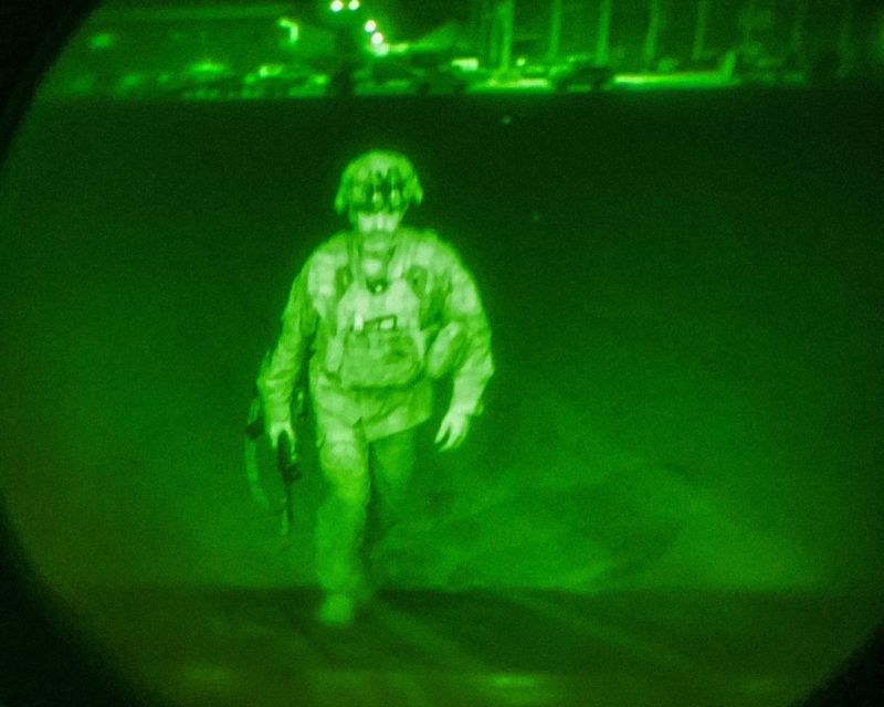 Here's the last US soldier leaving Afghanistan