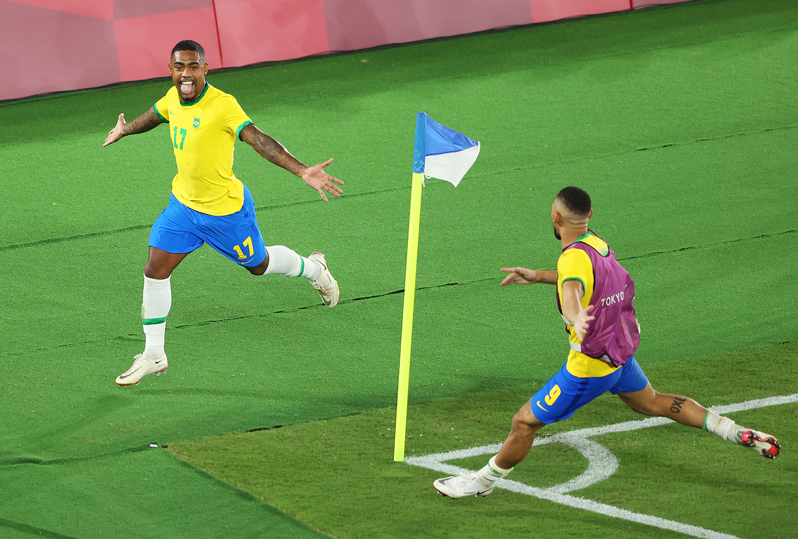 Brazil defeats Spain to clinch gold in thrilling men's football final