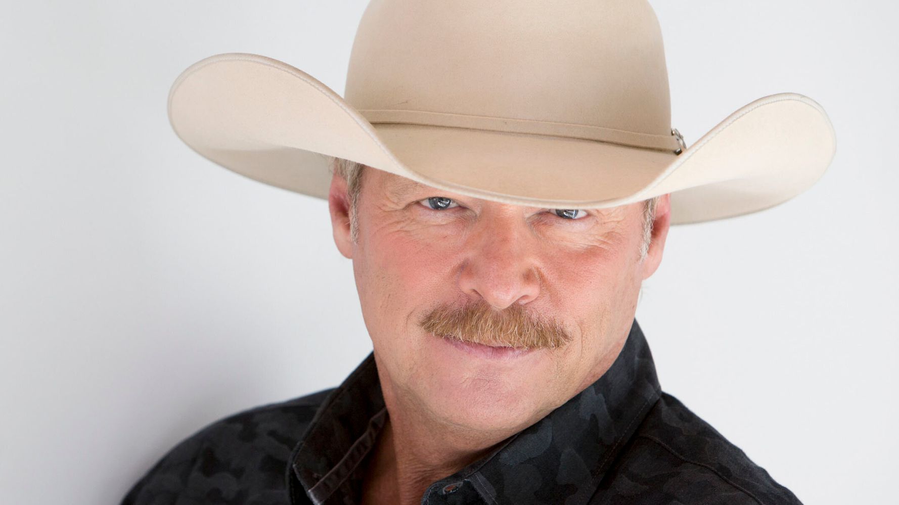 Country’s Alan Jackson Reveals He’s Been Living With Nerve Disease For 10 Years