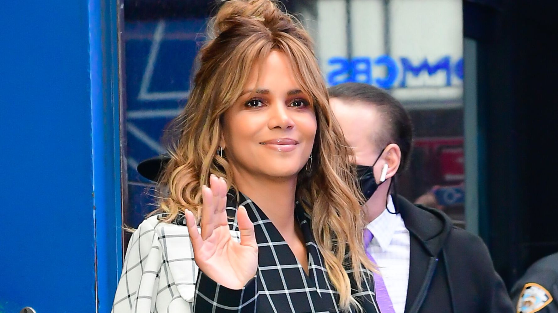 Halle Berry Inks Multi-Picture Partnership Deal With Netflix