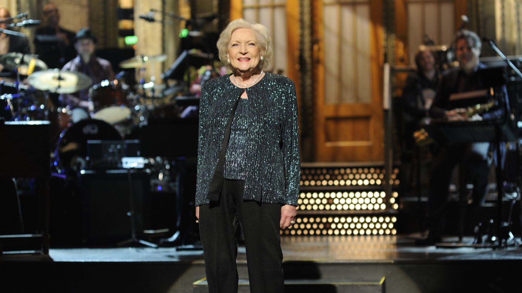 Betty White's 'Saturday Night Live' Episode To Re-Air As Tribute After Her Death